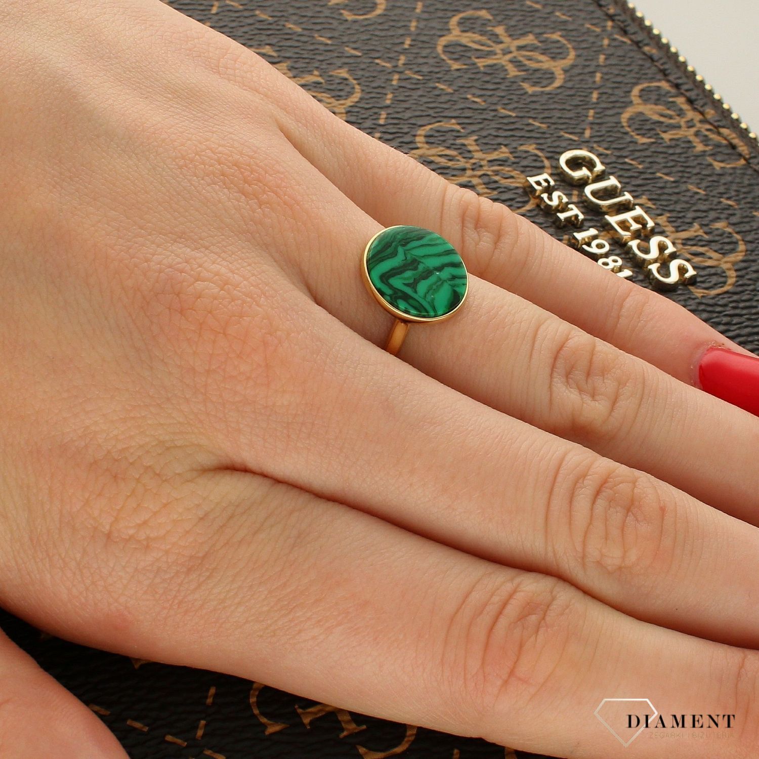 Pierścionek srebrny pozłacany z malachitem DZP389 MAL Z. Pierścionek srebrny. Pierścionek srebrny pozłacany. Pierścionek z malachitem. Pierścionek idealny na prezent..jpg